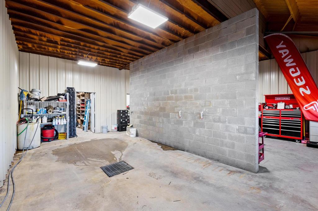 2411 Texoma Parkway Property Photo 11