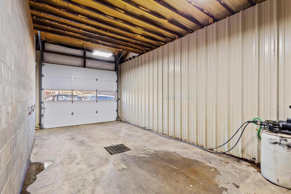 2411 Texoma Parkway Property Photo 12