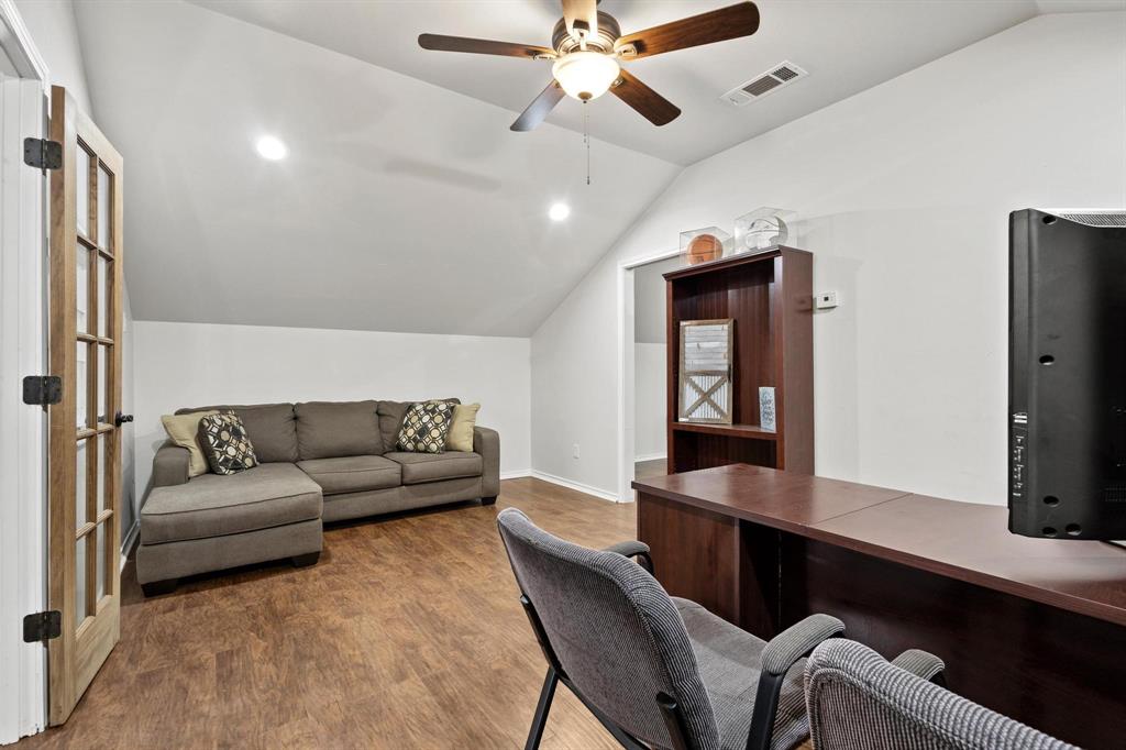 2411 Texoma Parkway Property Photo 19