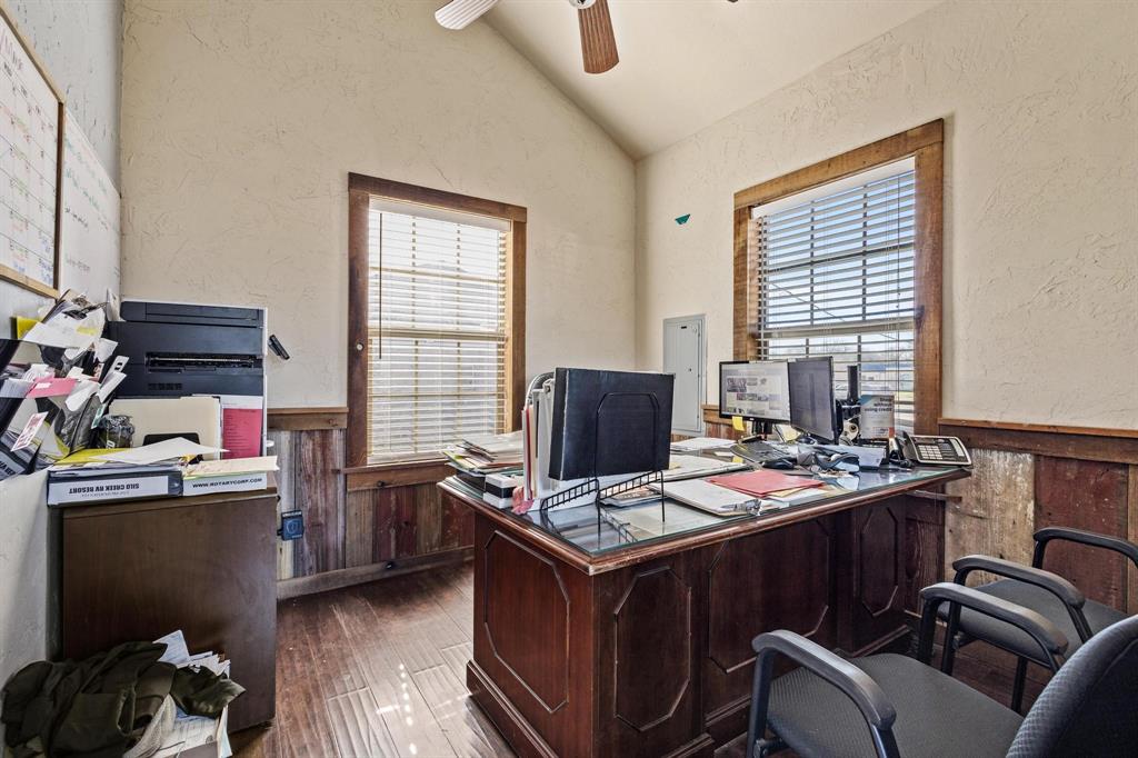 2411 Texoma Parkway Property Photo 31