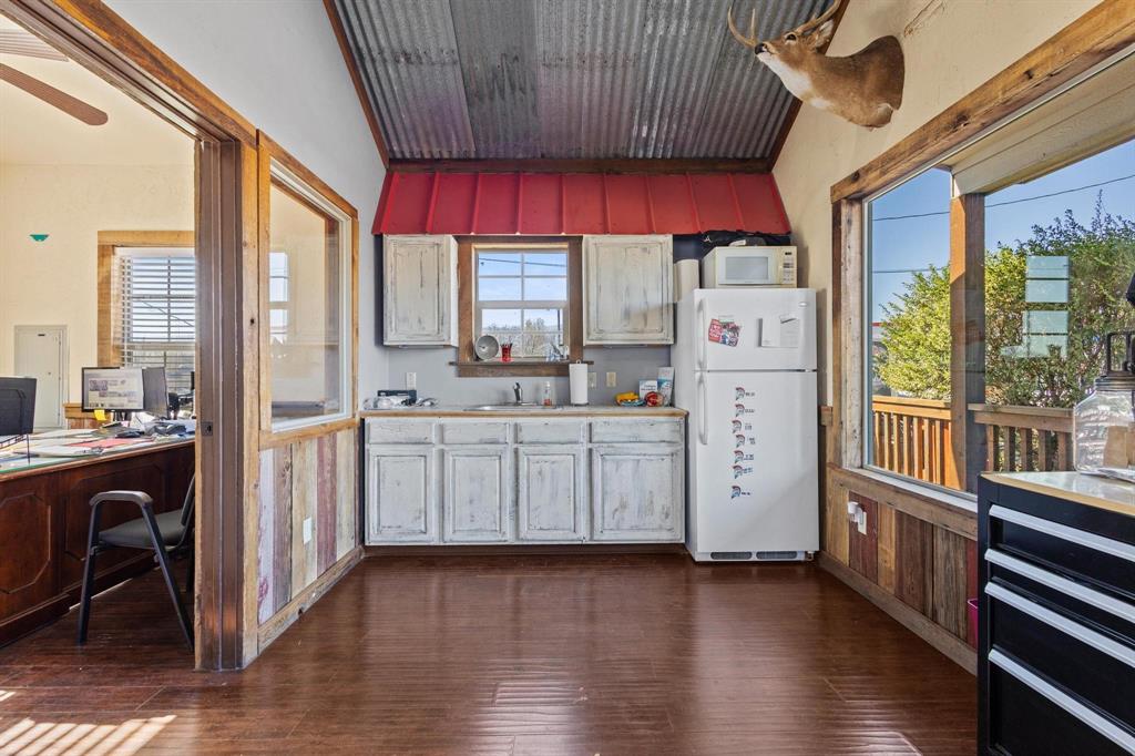 2411 Texoma Parkway Property Photo 32