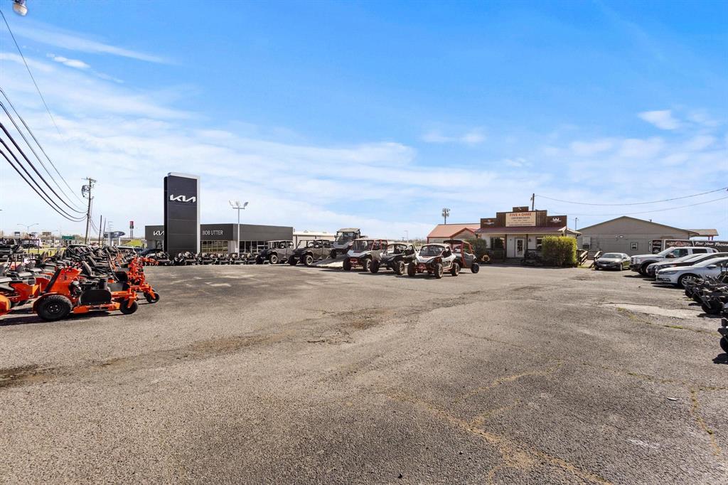 2411 Texoma Parkway Property Photo 37