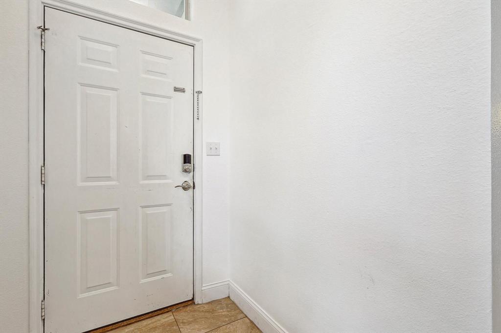 816 Cruise Street Property Photo 4