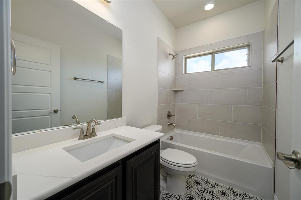 606 Quartz Street Property Photo 24