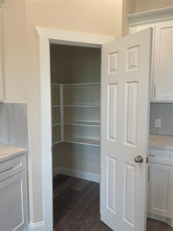 3334 Knight Street Property Photo 6