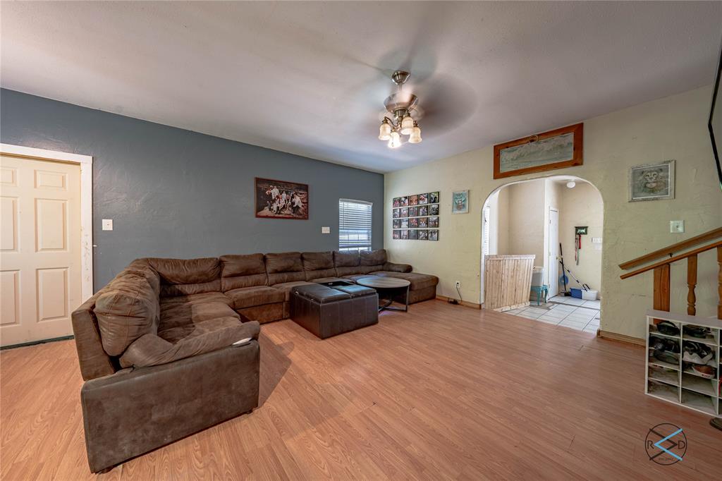 114 Lakeway Lane Property Photo 6