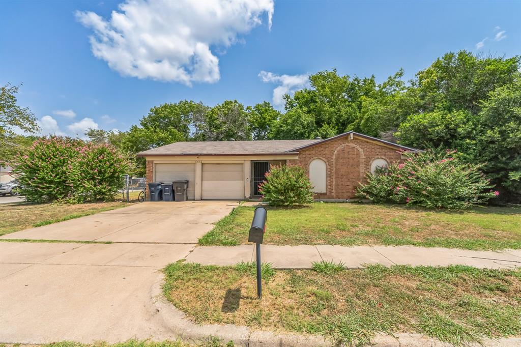 7452 Darien Street Property Photo 1