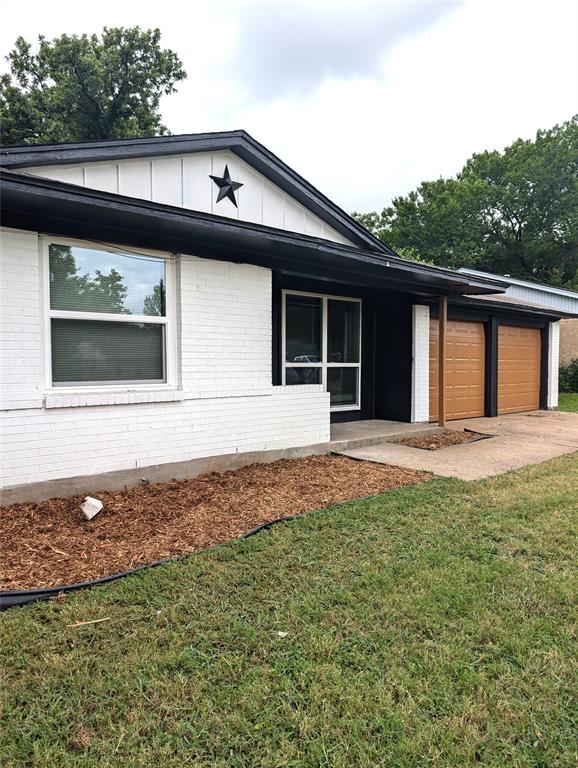 904 Deerwood Drive Property Photo 3