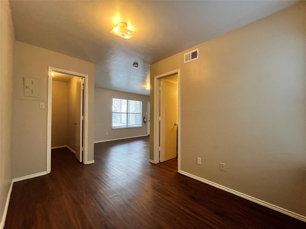 2526 W Prairie Street Property Photo 1
