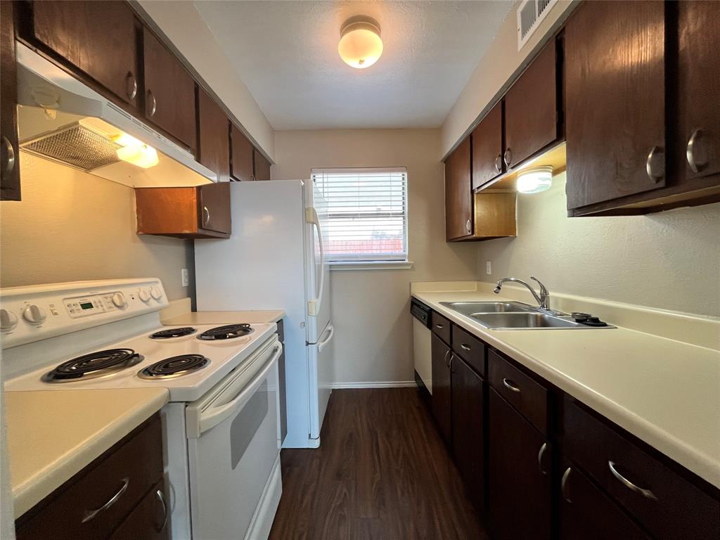 2526 W Prairie Street Property Photo 5