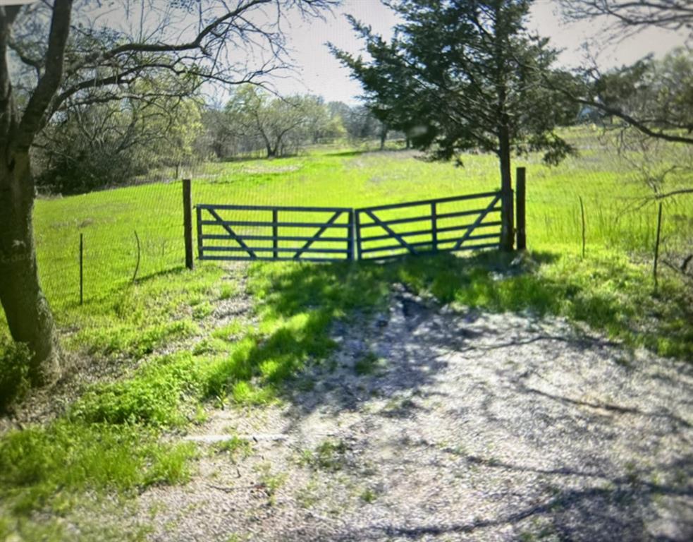 1816 Cr 661 Fm-2194 Property Photo 3