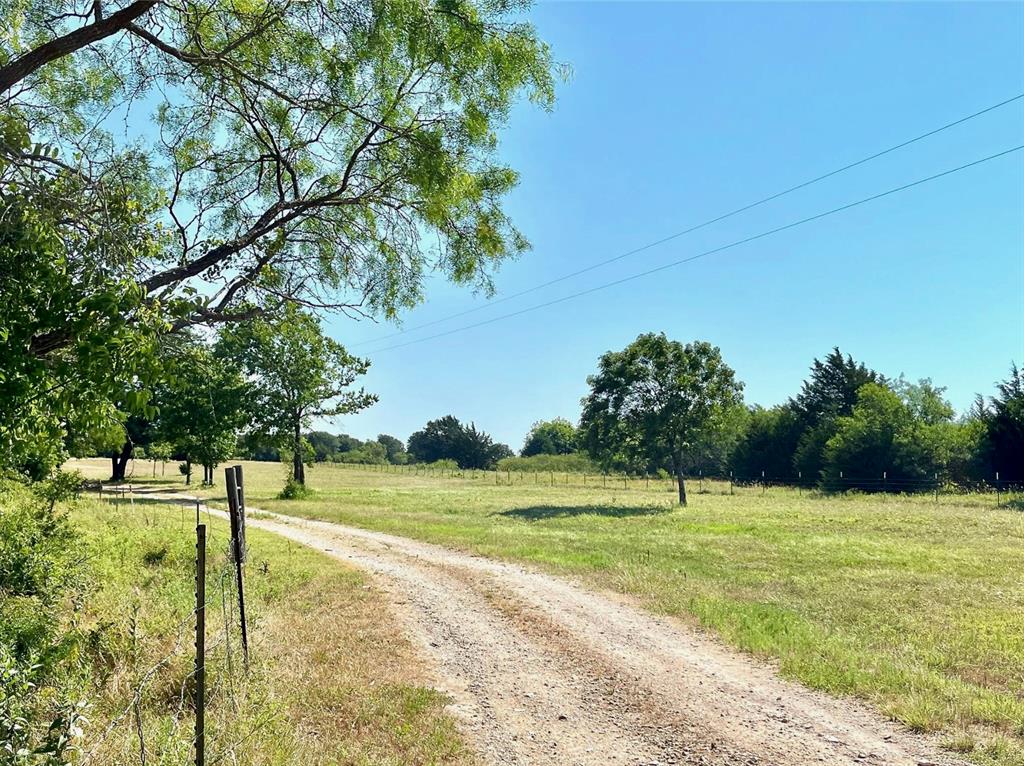 299 Private Road 1452 Property Photo 2