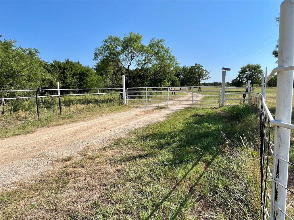 299 Private Road 1452 Property Photo 6