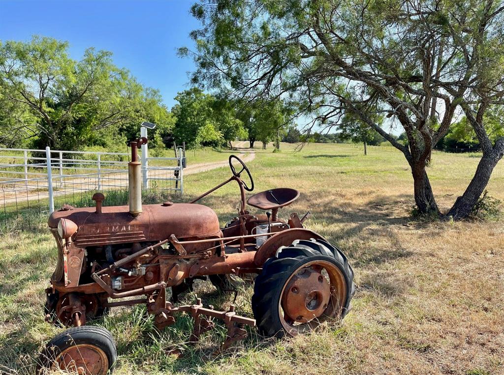 299 Private Road 1452 Property Photo 8
