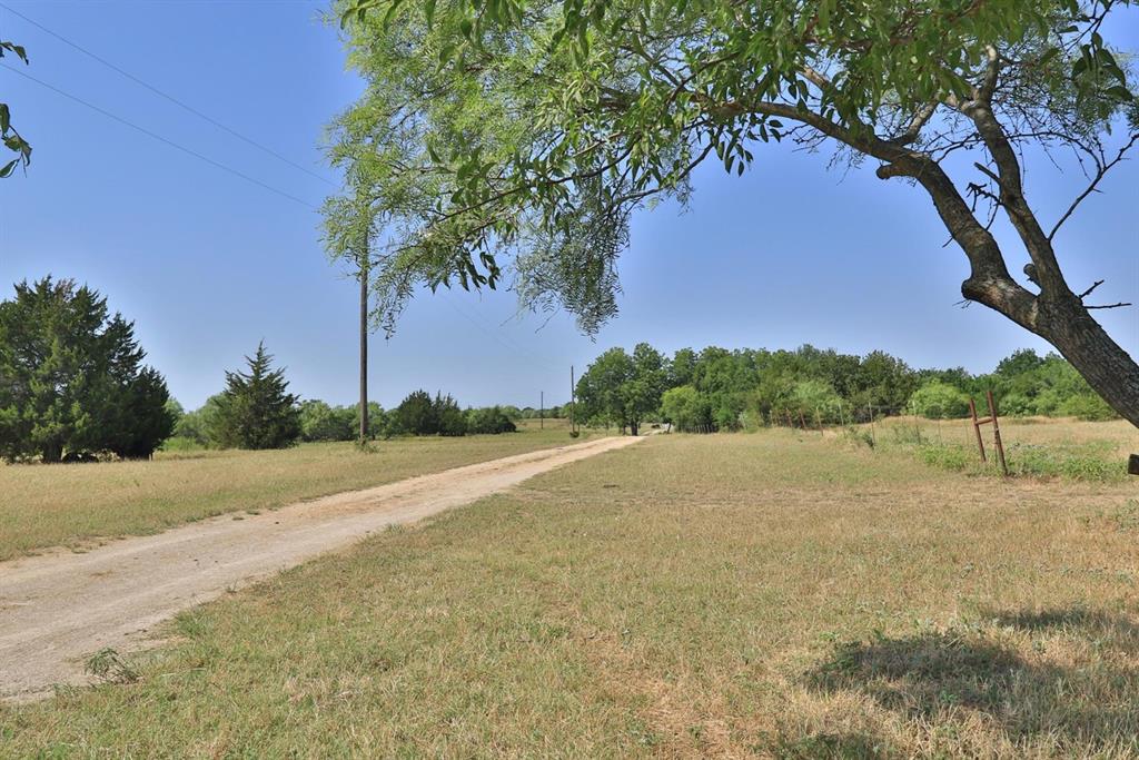 299 Private Road 1452 Property Photo 9