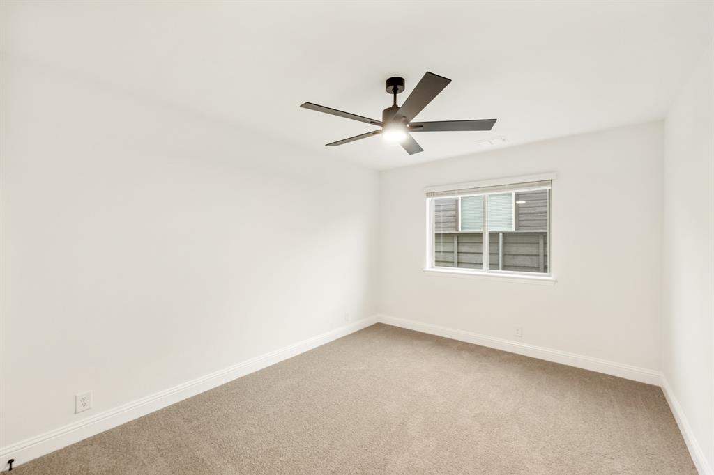 817 Twisted Leaf Lane Property Photo 15