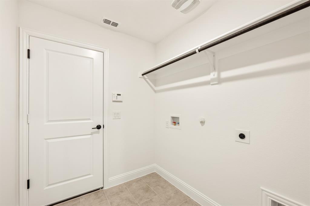 817 Twisted Leaf Lane Property Photo 18
