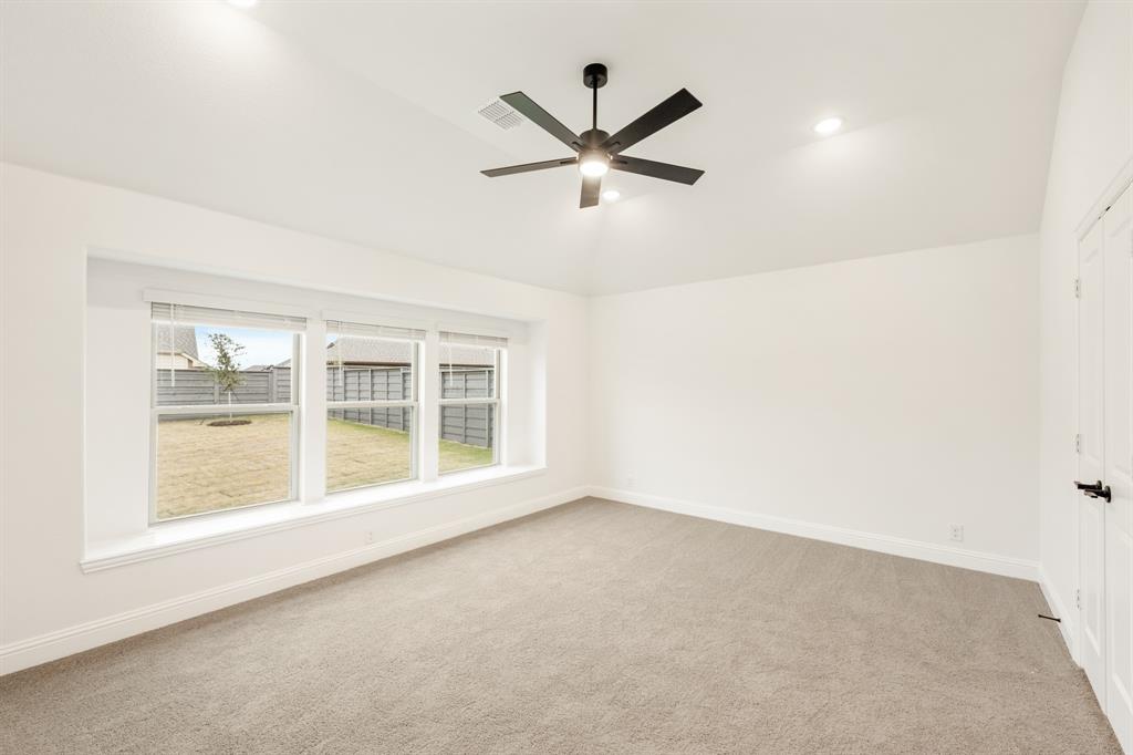 817 Twisted Leaf Lane Property Photo 25