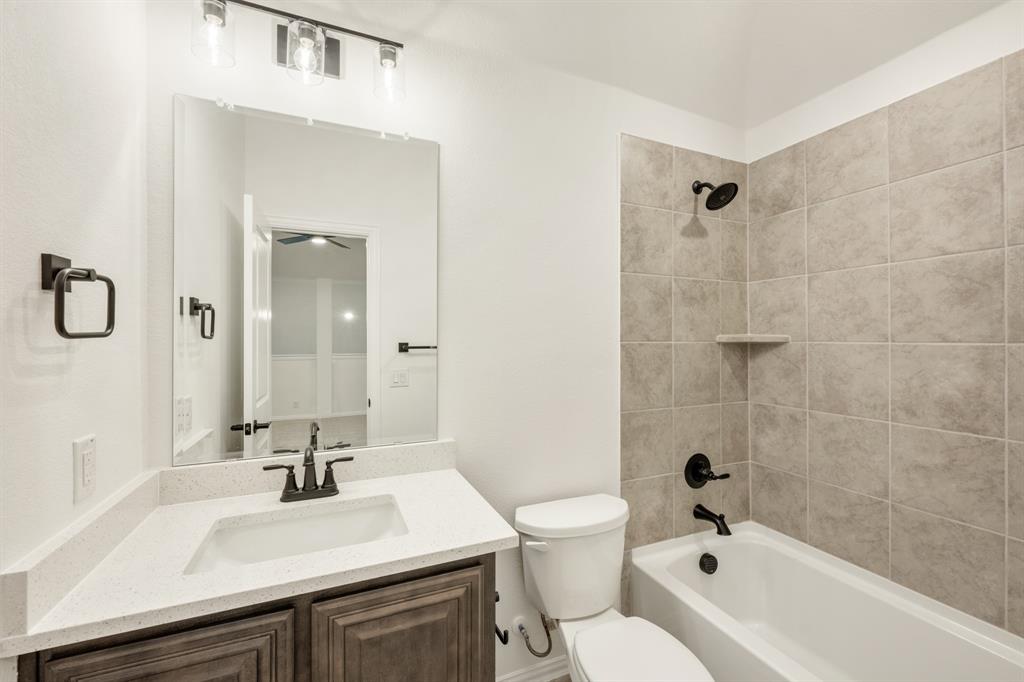 817 Twisted Leaf Lane Property Photo 35