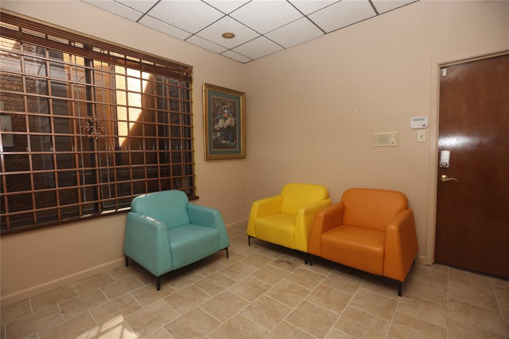2600 Tibbets Drive Property Photo 8