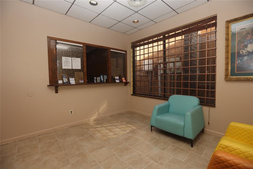 2600 Tibbets Drive Property Photo 9