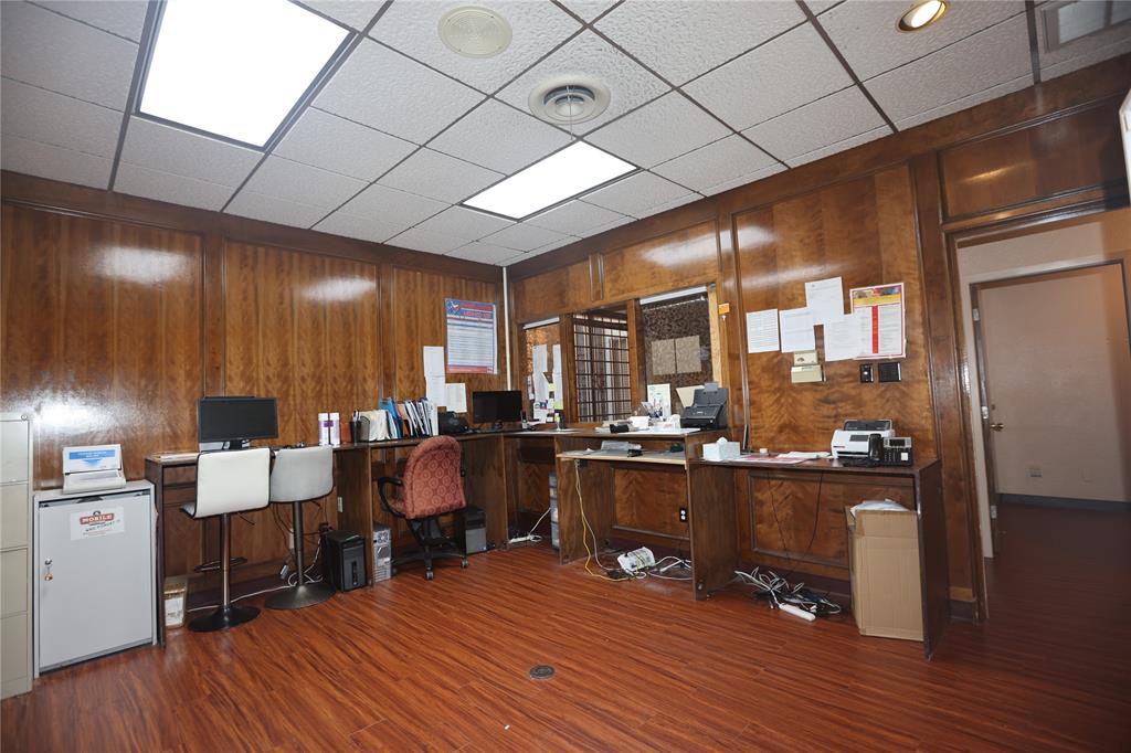 2600 Tibbets Drive Property Photo 10