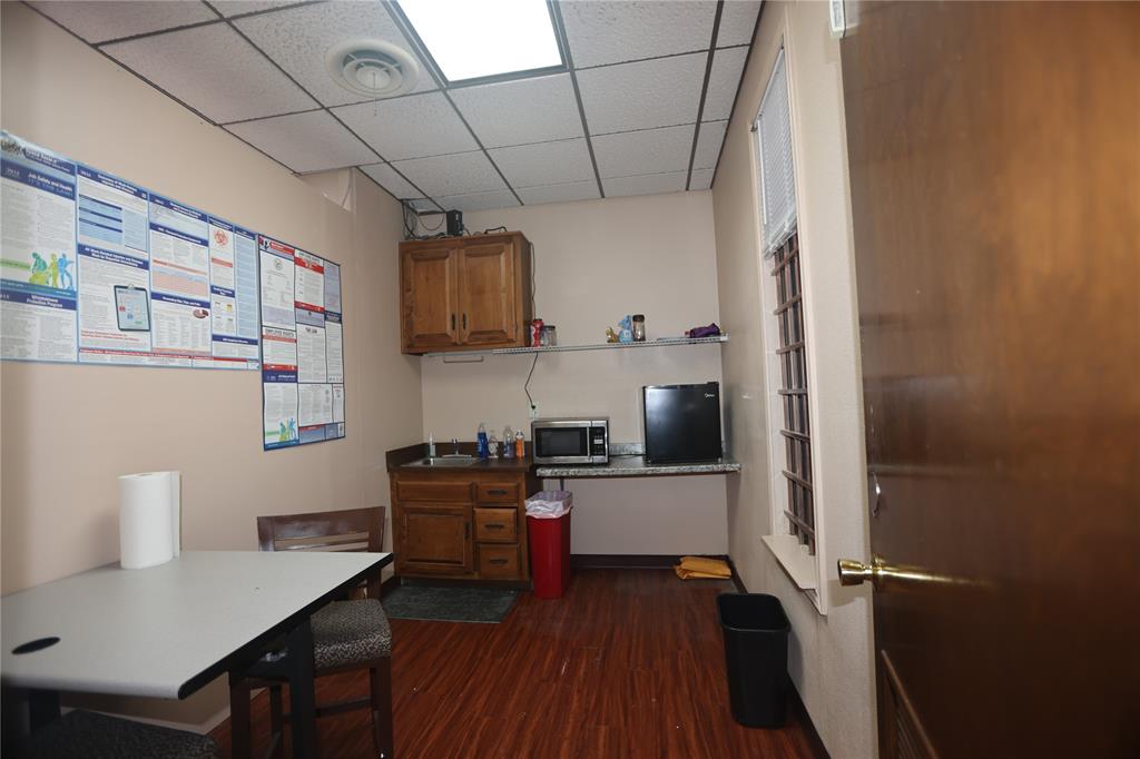 2600 Tibbets Drive Property Photo 12
