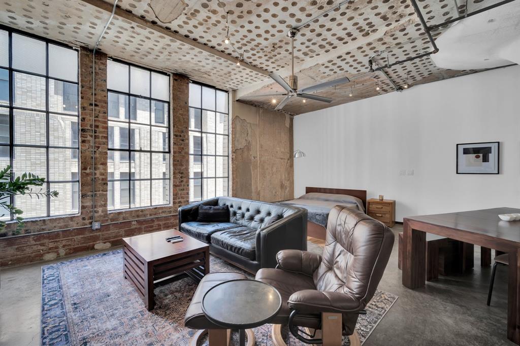 1122 Jackson Street Property Photo 4