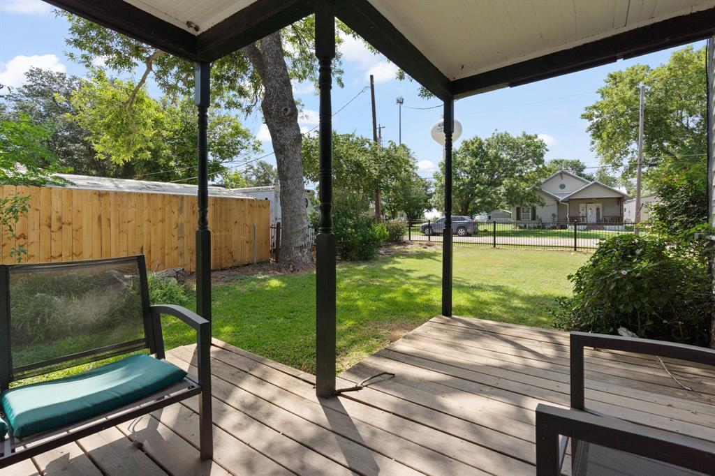 809 E Adams Street Property Photo 3