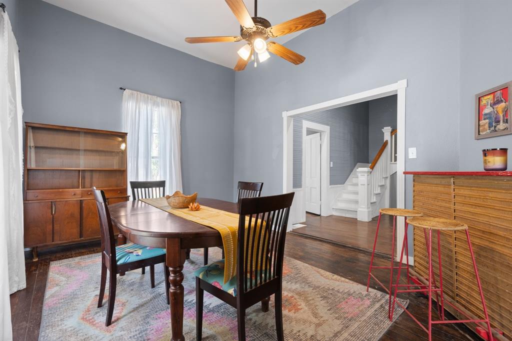809 E Adams Street Property Photo 6