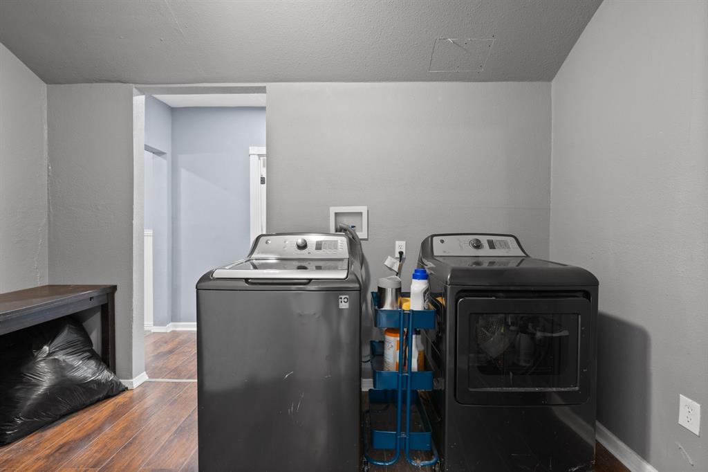 809 E Adams Street Property Photo 18