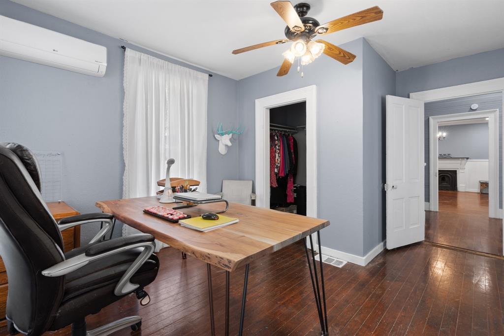 809 E Adams Street Property Photo 25