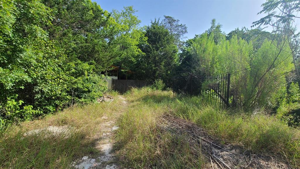 7225 Scyene Road Property Photo