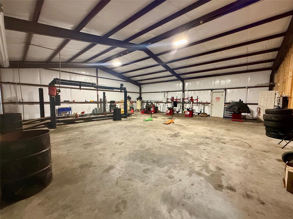 8534 N Us Hwy 59 Property Photo 3