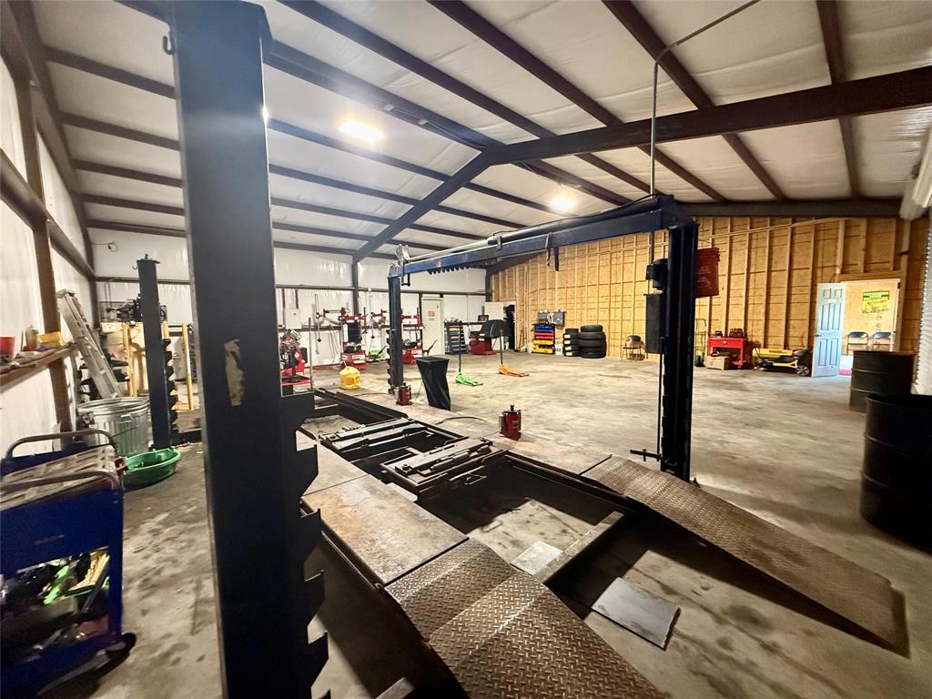 8534 N Us Hwy 59 Property Photo 6