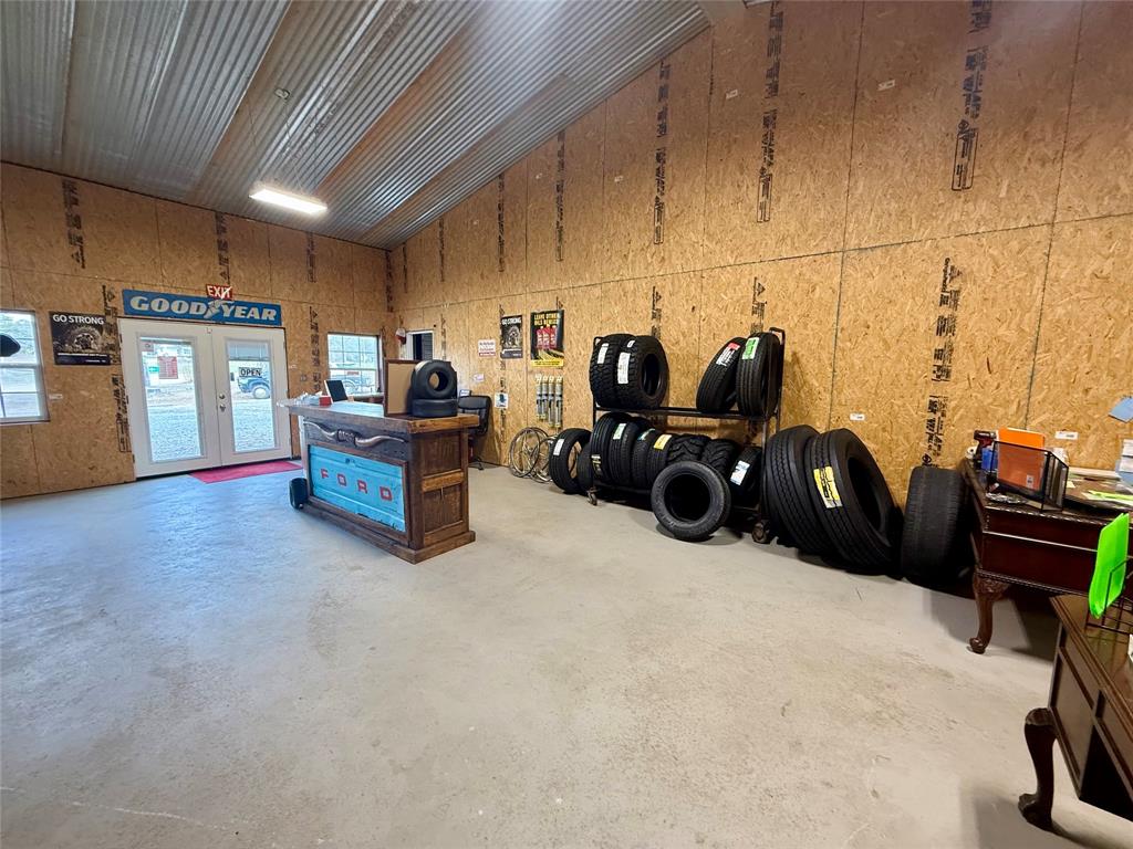 8534 N Us Hwy 59 Property Photo 7