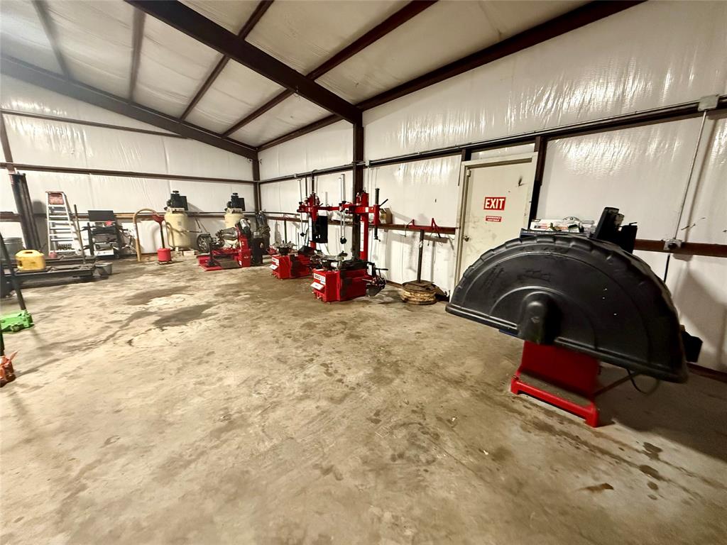 8534 N Us Hwy 59 Property Photo 10