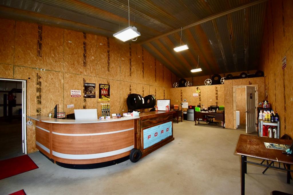 8534 N Us Hwy 59 Property Photo 12