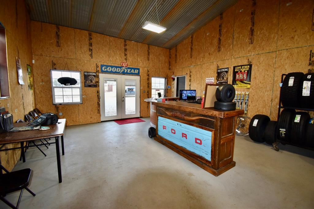 8534 N Us Hwy 59 Property Photo 14