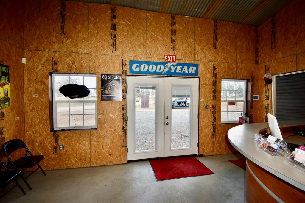 8534 N Us Hwy 59 Property Photo 15