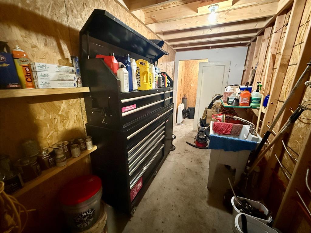 8534 N Us Hwy 59 Property Photo 17