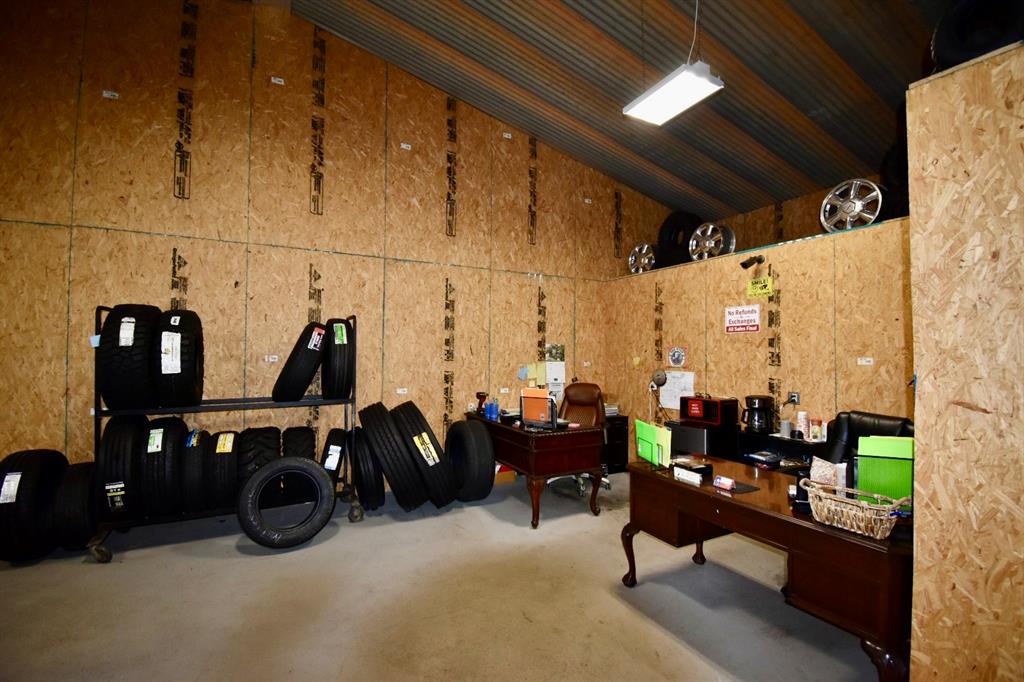 8534 N Us Hwy 59 Property Photo 18