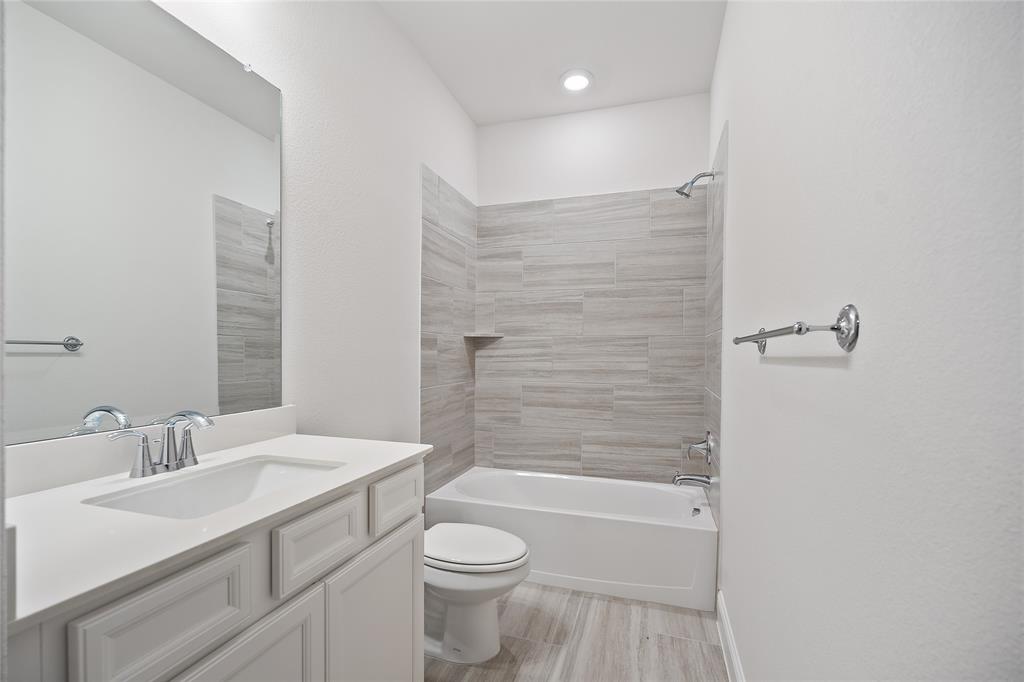 7859 Manilla Drive Property Photo 4