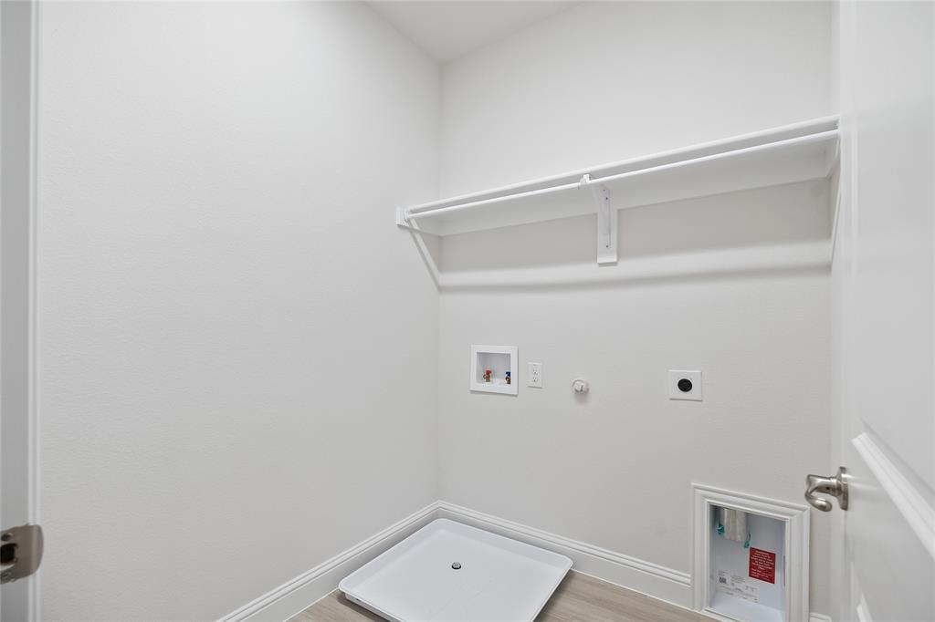 7859 Manilla Drive Property Photo 15