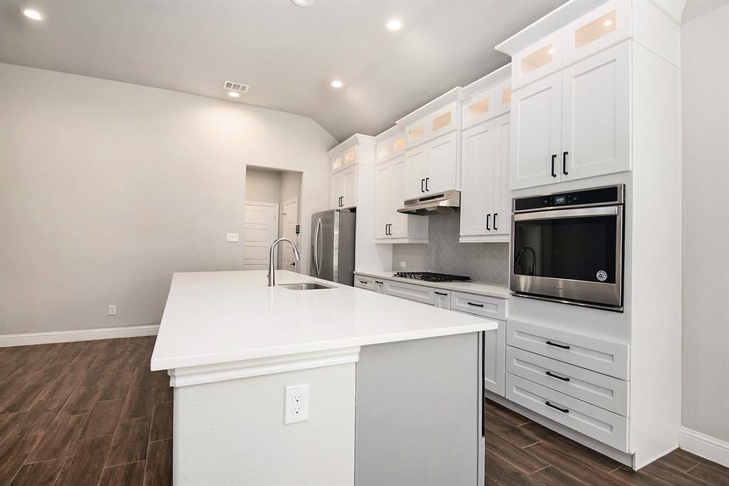 6944 Talon Bluff Drive Property Photo 7