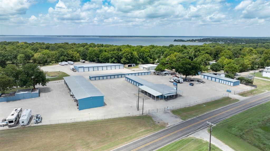 8034 Fm 513 Property Photo 1