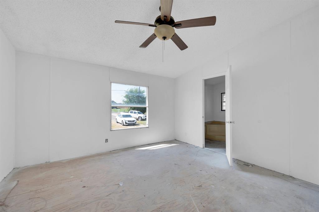 571 A Marion Road Property Photo 13