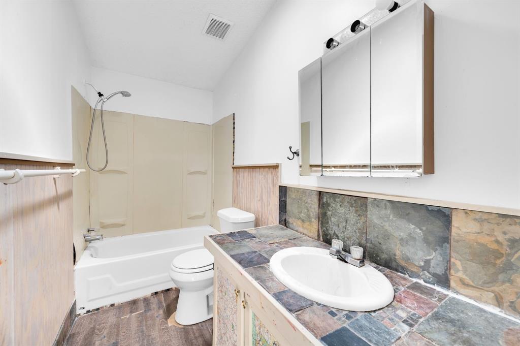 571 A Marion Road Property Photo 16