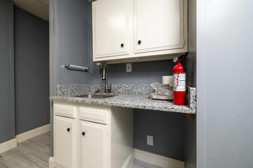 2401 Garden Park Court Property Photo 20
