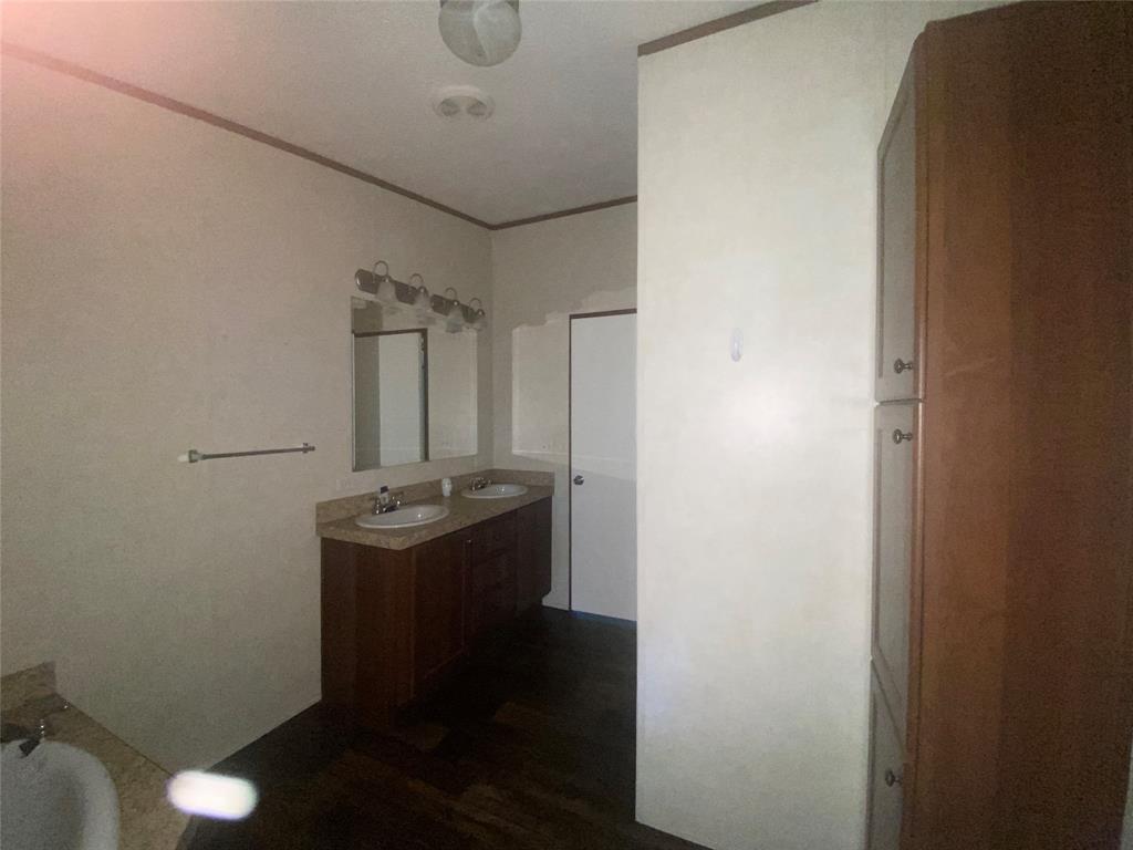 861 Comanche Property Photo 24